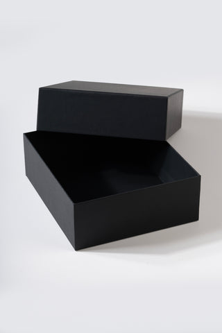 17,5x20x7 cm Siyah Sert Mukavva Kutu