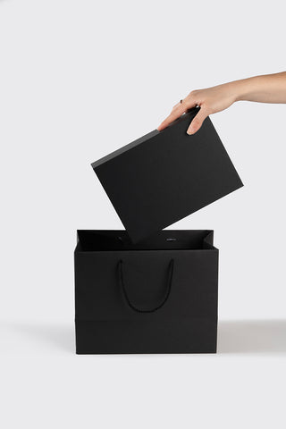 23x16x6,5 cm Mıknatıslı Mukavva Kutu Ve Çanta Takımı