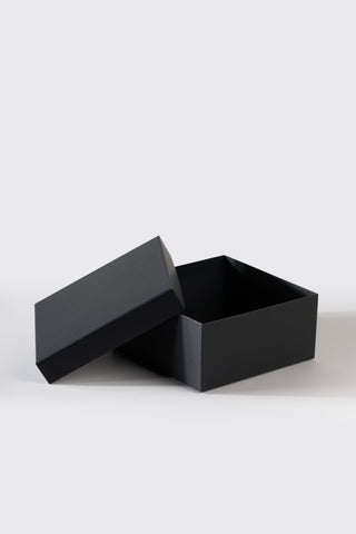 23x23x11 cm Siyah Sert Mukavva Kutu