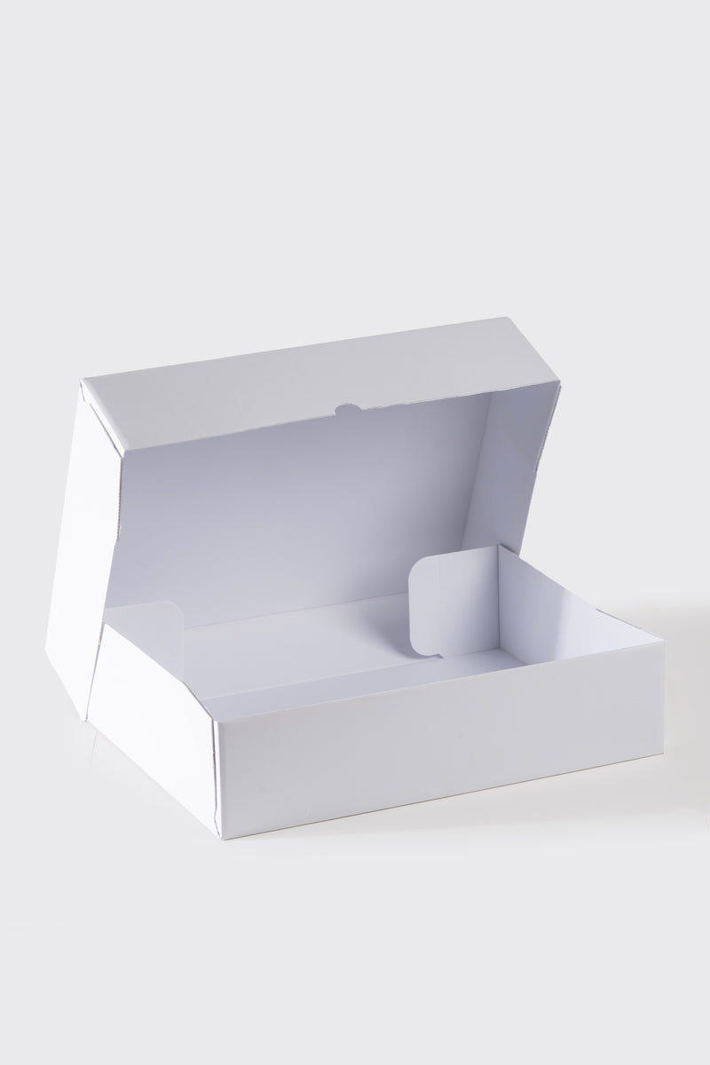 30x40x10 cm Beyaz Kargo Kutusu Kendinden Kapaklı